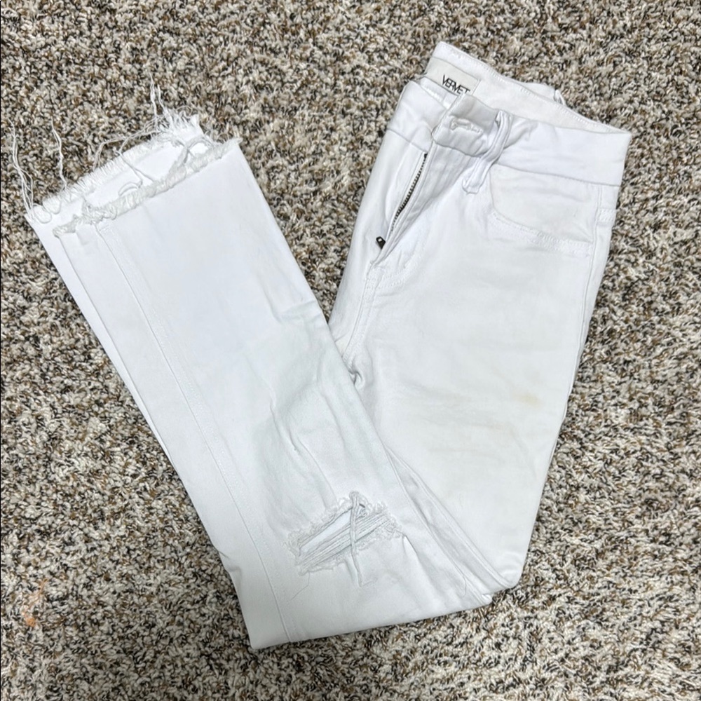 Vervet Women's Distressed White cropped Jeans